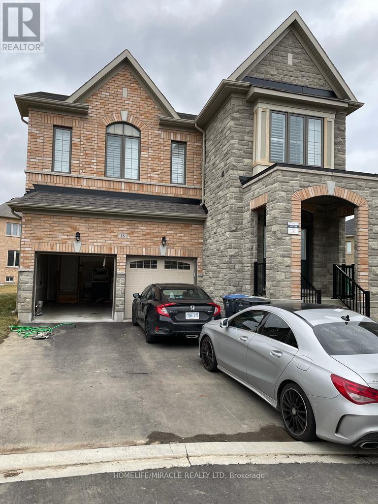 18 BACHELOR STREET, Brampton (Northwest Brampton)