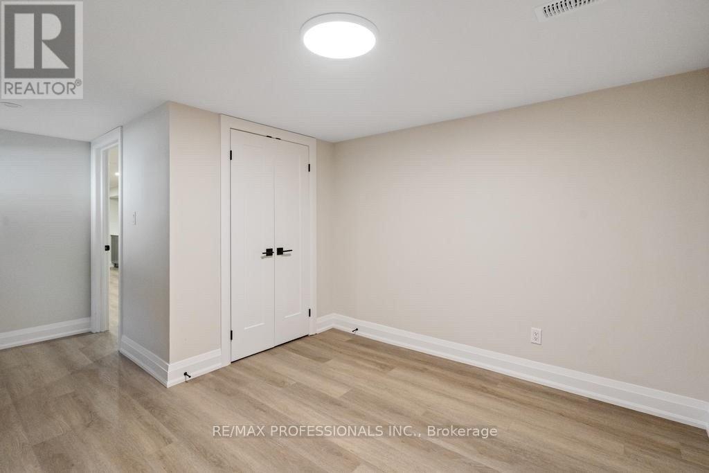 Lower - 1327 Royal Drive, Burlington, Ontario L7P 2G7 - Photo 7 - W13569746
