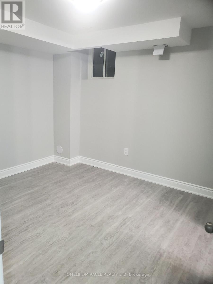 18 Bachelor Street, Brampton, Ontario L7A 4T6 - Photo 13 - W13569752