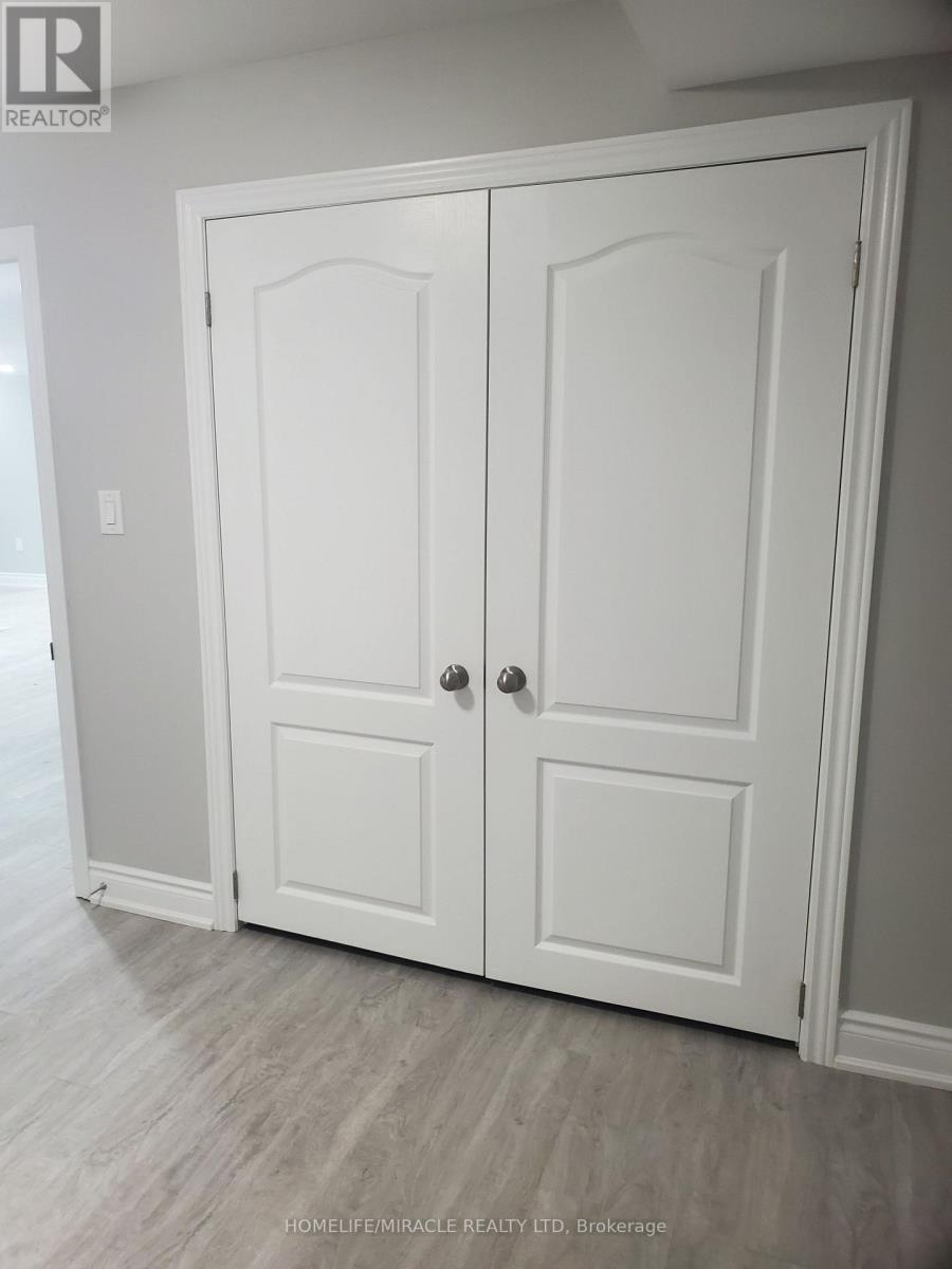 18 Bachelor Street, Brampton, Ontario L7A 4T6 - Photo 15 - W13569752