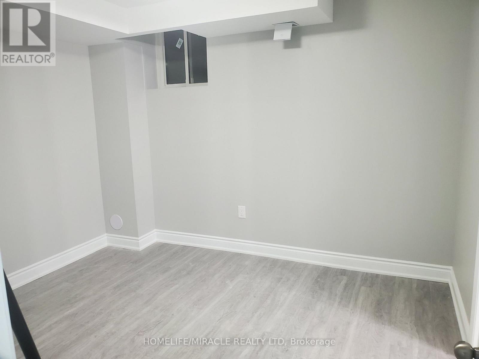 18 Bachelor Street, Brampton, Ontario L7A 4T6 - Photo 17 - W13569752