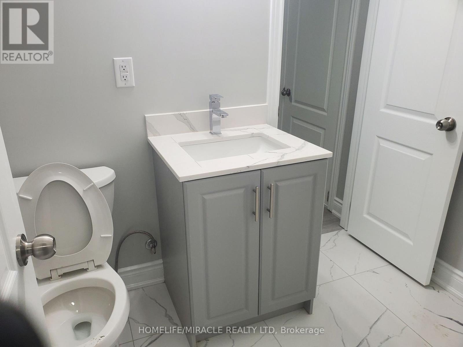 18 Bachelor Street, Brampton, Ontario L7A 4T6 - Photo 24 - W13569752