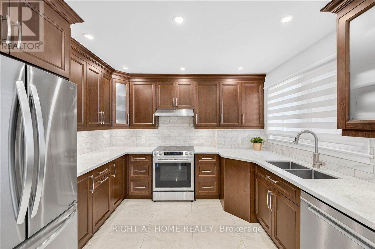 90 Renault Crescent, Toronto, Ontario  M9P 1J6 - Photo 17 - W13569774