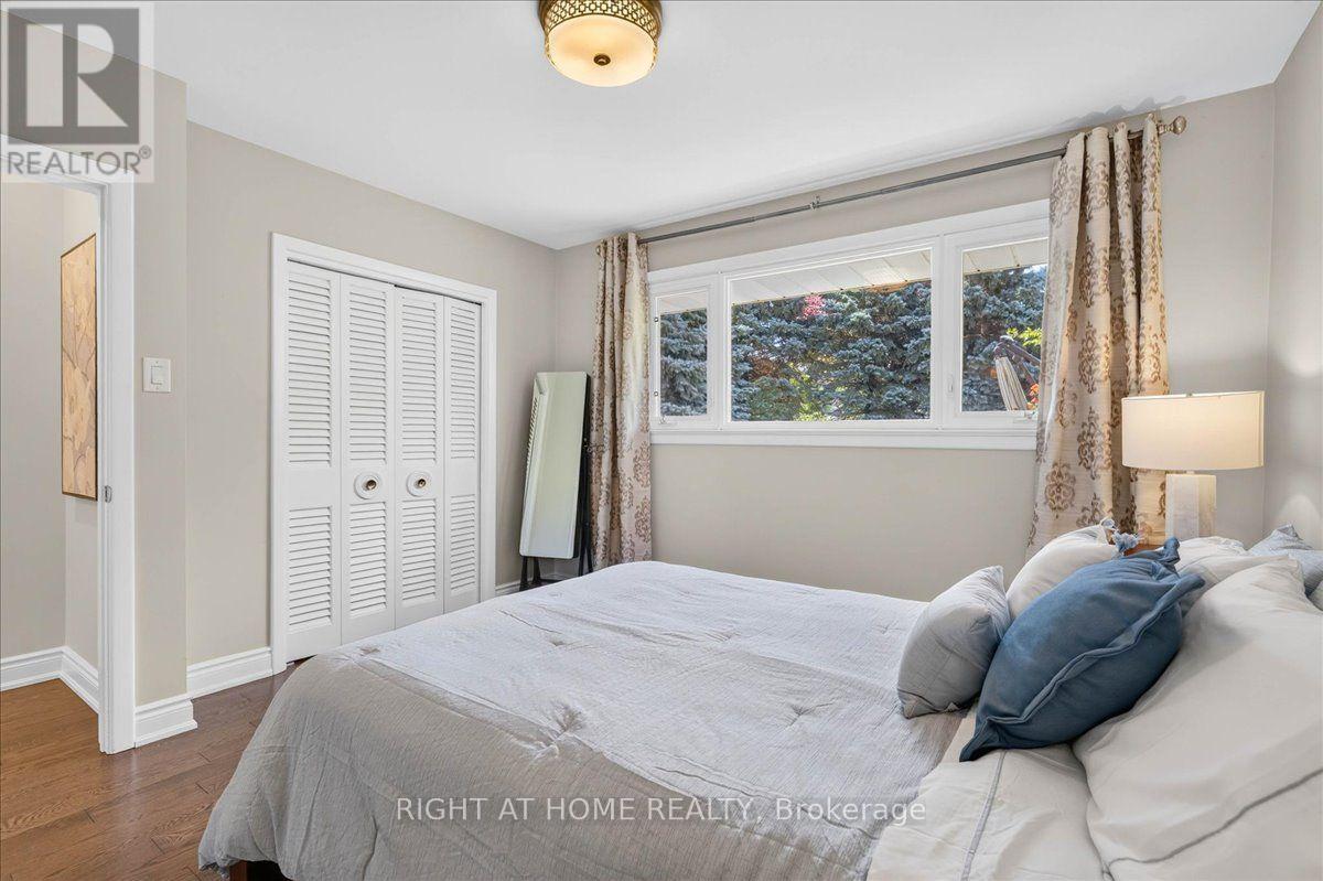 90 Renault Crescent, Toronto, Ontario  M9P 1J6 - Photo 24 - W13569774