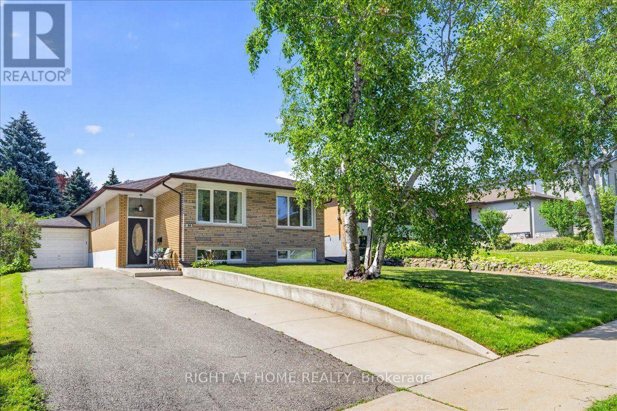 90 Renault Crescent, Toronto, Ontario  M9P 1J6 - Photo 3 - W13569774