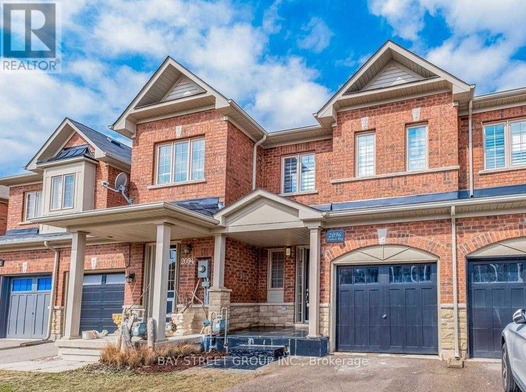 2096 Fiddlers Way, Oakville, Ontario  L6M 0M5 - Photo 2 - W13569786