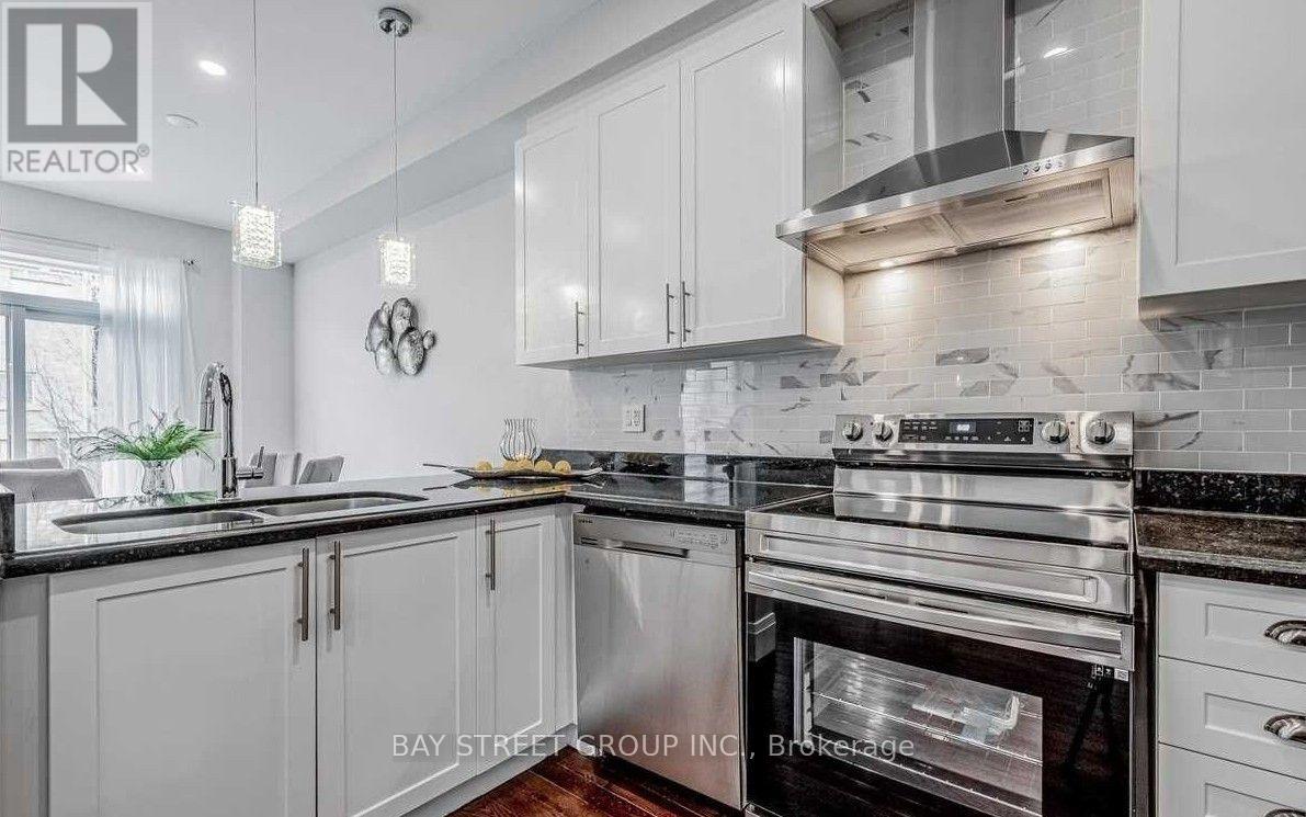 2096 Fiddlers Way, Oakville, Ontario  L6M 0M5 - Photo 5 - W13569786