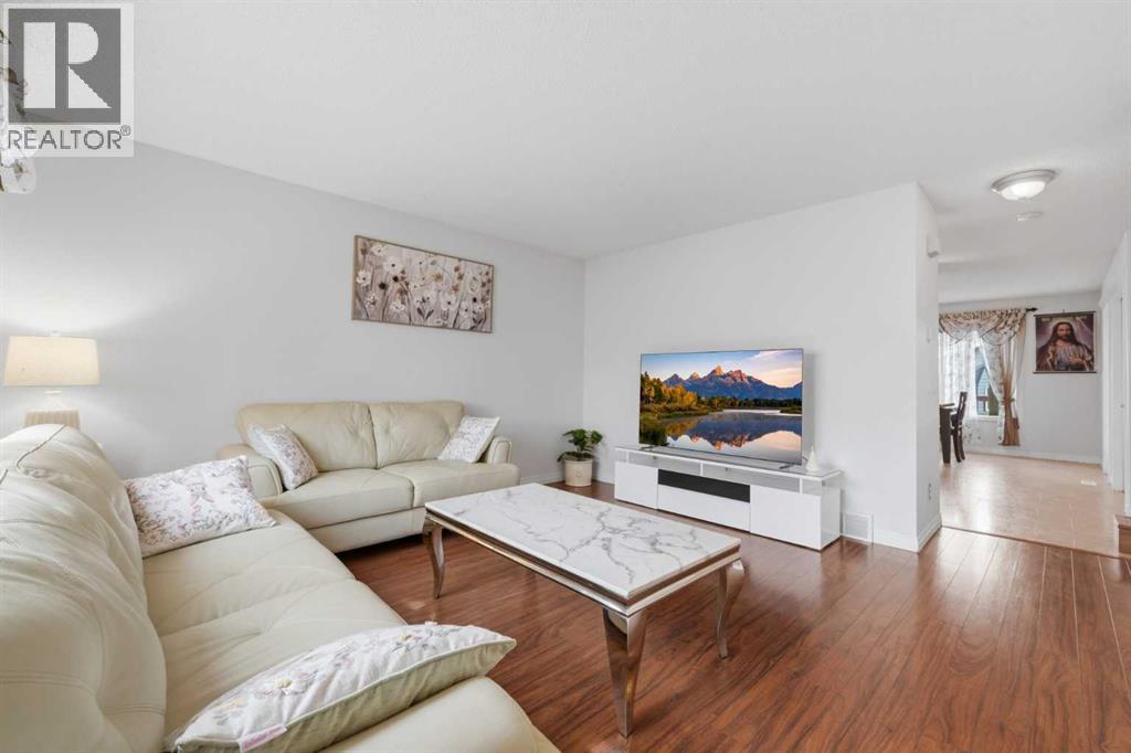 269 Tarington Close NE, Calgary, Alberta  T3J 3Z2 - Photo 4 - A2325779