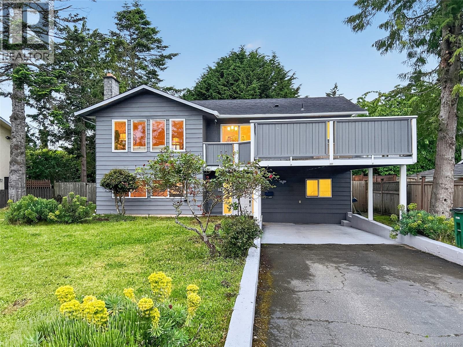 4378 Torrington Pl, Saanich