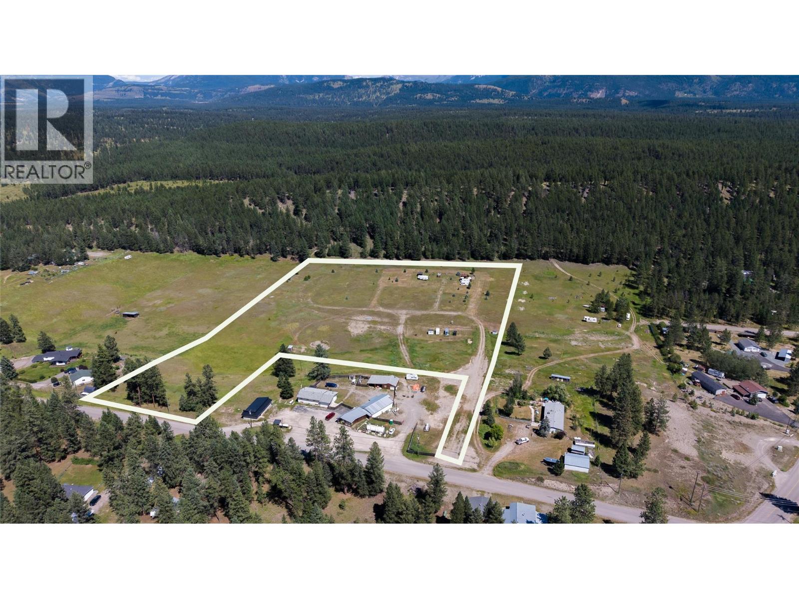 3680 Sweet Road, Baynes Lake, British Columbia  V0B 1T4 - Photo 3 - 10394292
