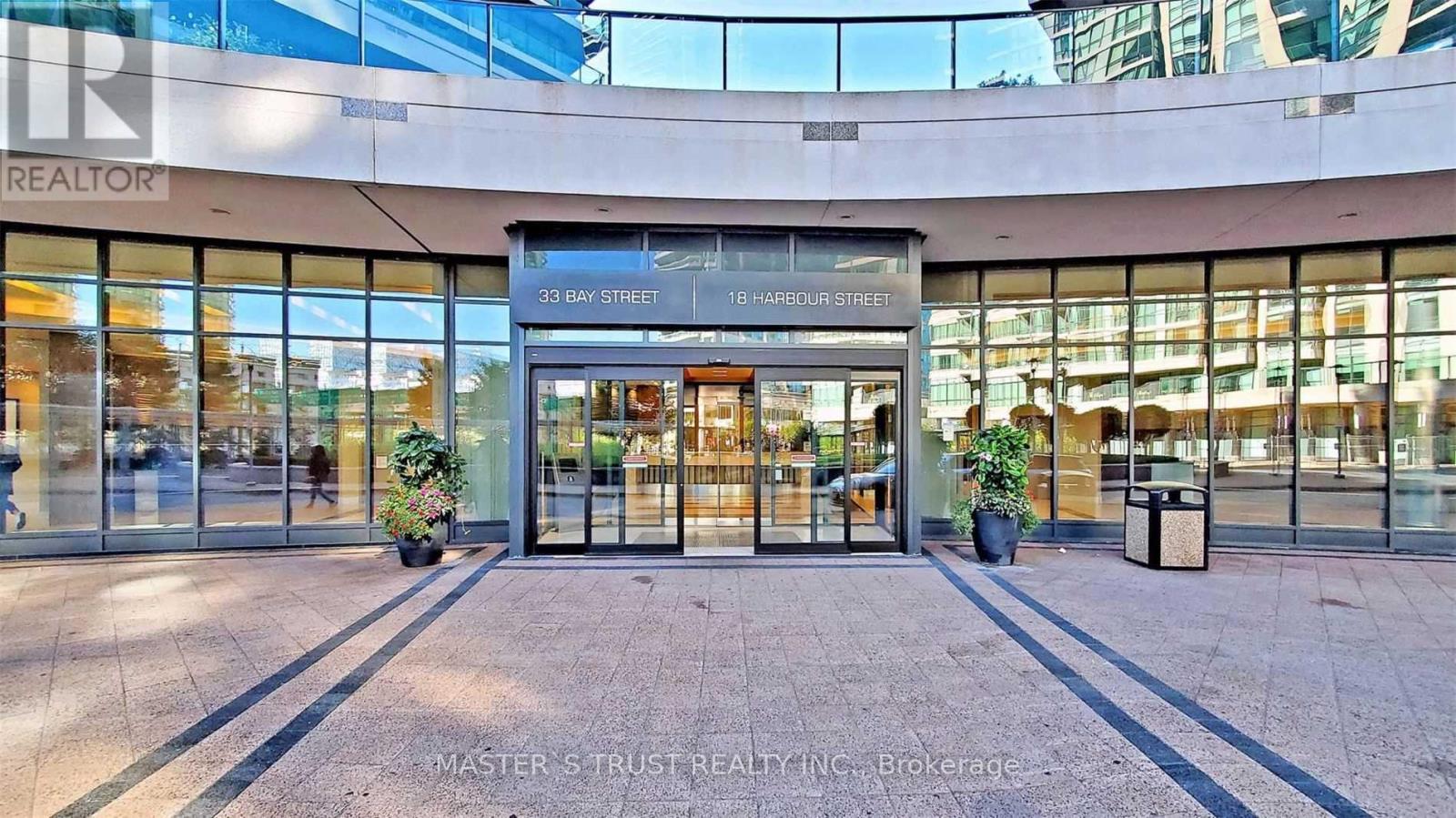3211 - 18 Harbour Street, Toronto, Ontario  M5J 2Z6 - Photo 2 - C13569818