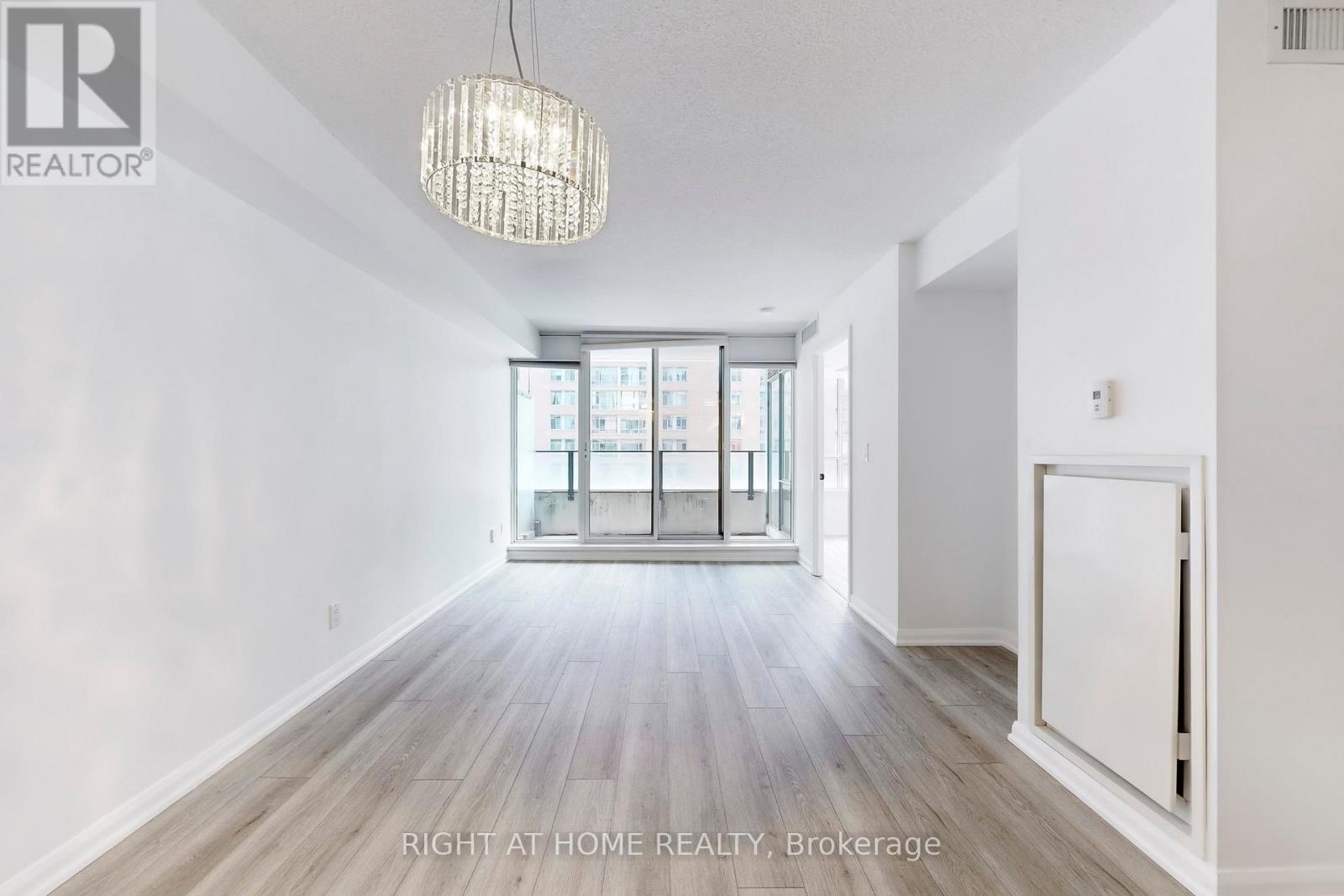 818 - 111 Elizabeth Street, Toronto, Ontario  M5G 1P7 - Photo 11 - C13569820