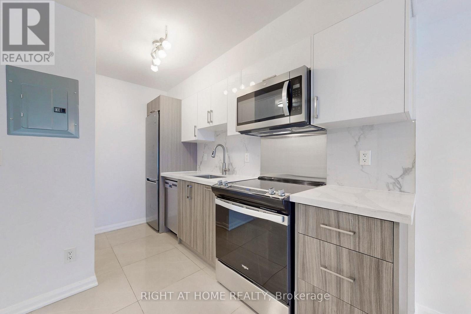 818 - 111 Elizabeth Street, Toronto, Ontario  M5G 1P7 - Photo 13 - C13569820