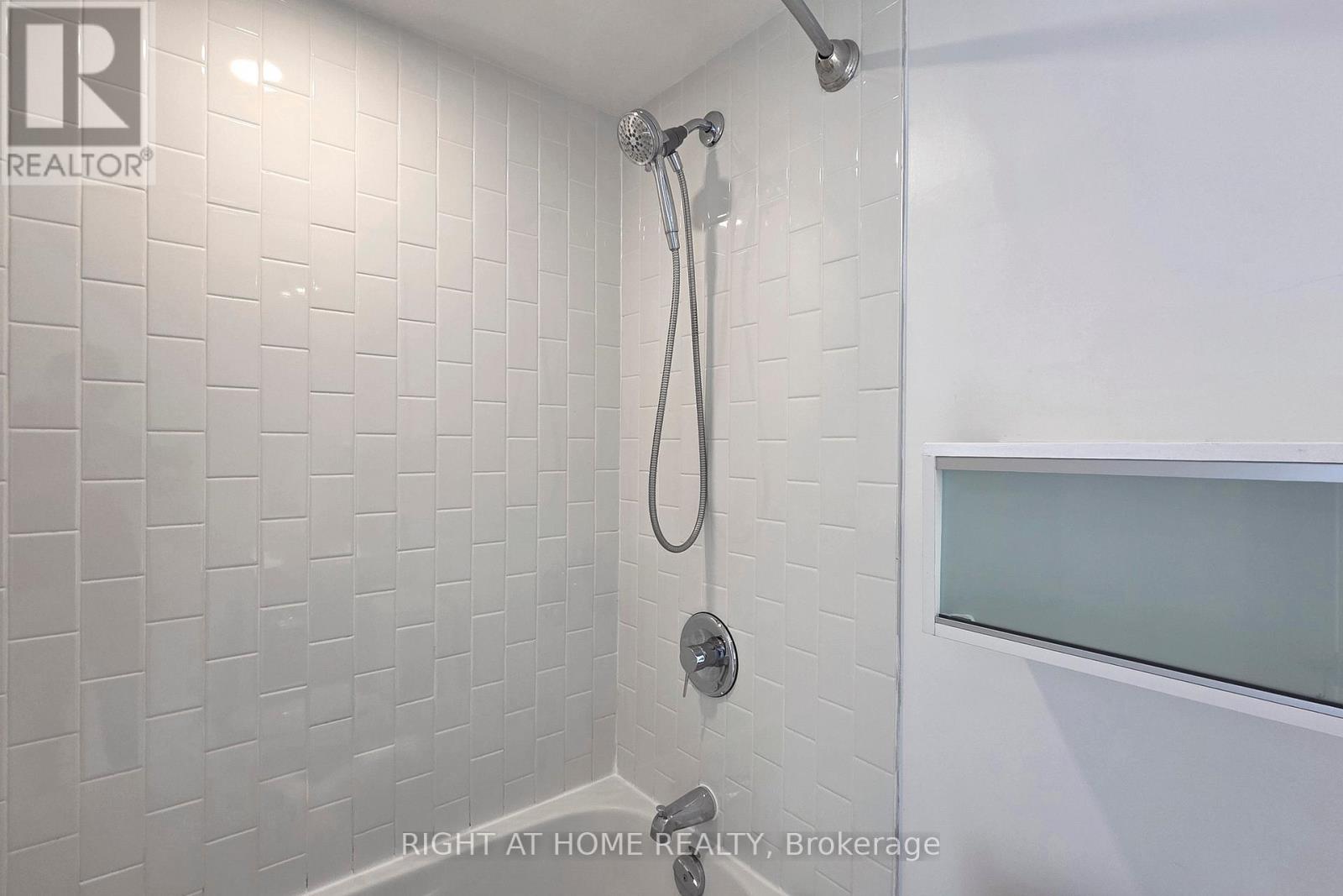 818 - 111 Elizabeth Street, Toronto, Ontario  M5G 1P7 - Photo 19 - C13569820