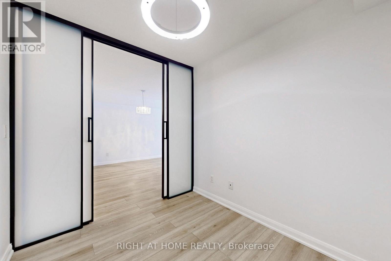 818 - 111 Elizabeth Street, Toronto, Ontario  M5G 1P7 - Photo 20 - C13569820
