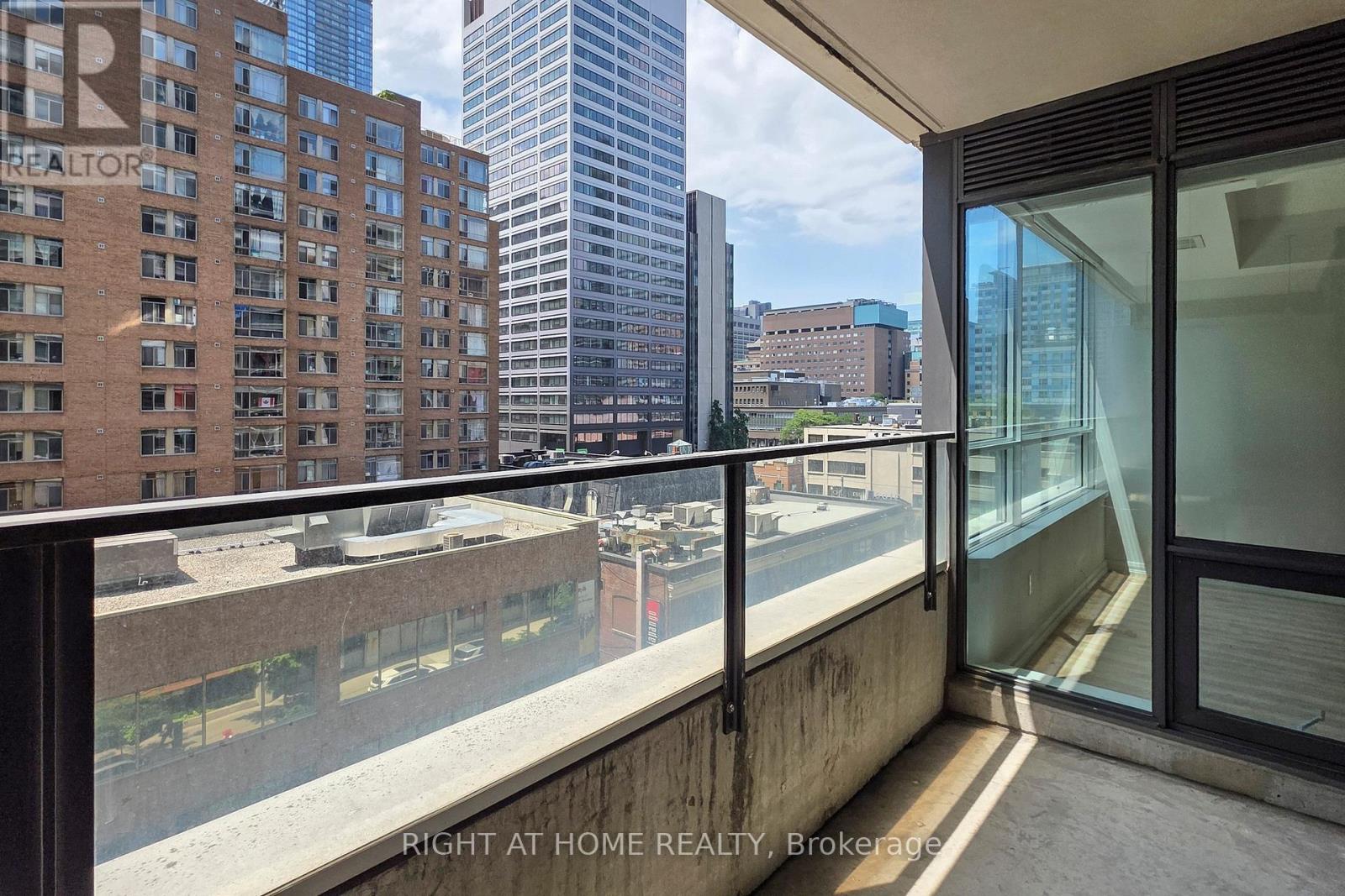 818 - 111 Elizabeth Street, Toronto, Ontario  M5G 1P7 - Photo 6 - C13569820
