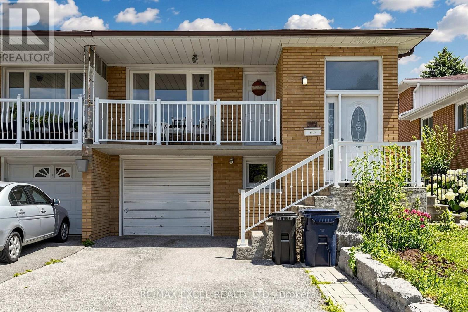 216 Shawnee Circle, Toronto, Ontario  M2H 2Y4 - Photo 3 - C13569824