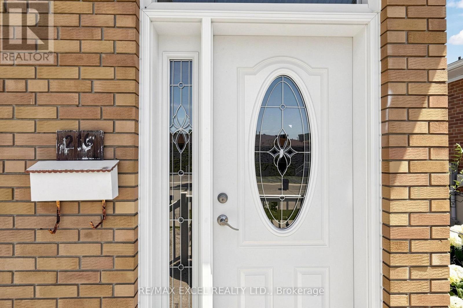 216 Shawnee Circle, Toronto, Ontario  M2H 2Y4 - Photo 4 - C13569824