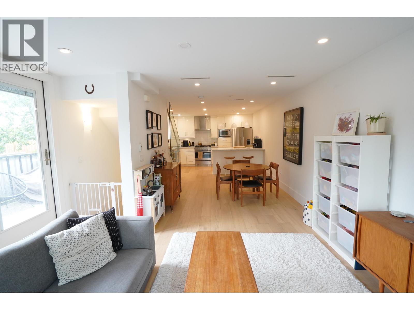 1025 KEEFER STREET — photo 15
