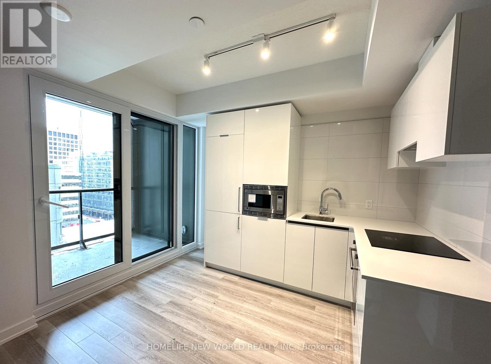916 - 121 St Patrick Street, Toronto, Ontario  M5T 3C1 - Photo 4 - C13569902