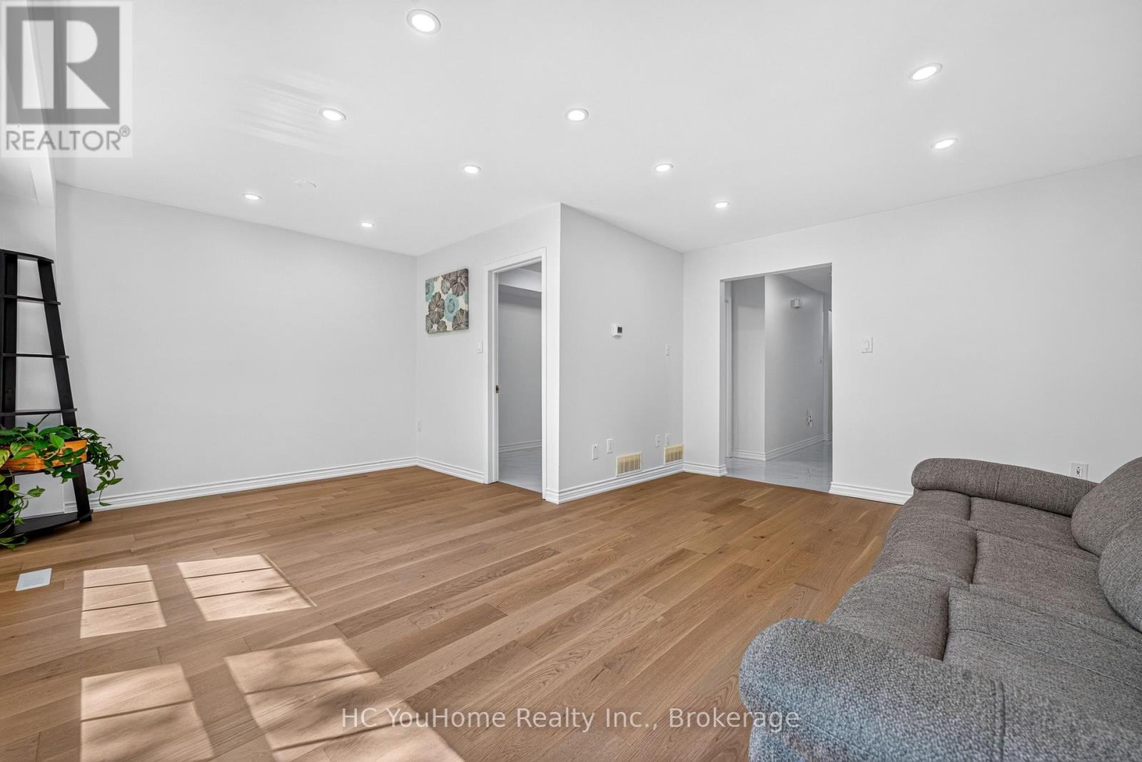 32 - 81 Brookmill Boulevard, Toronto, Ontario M1W 2L5 - Photo 2 - E13569870