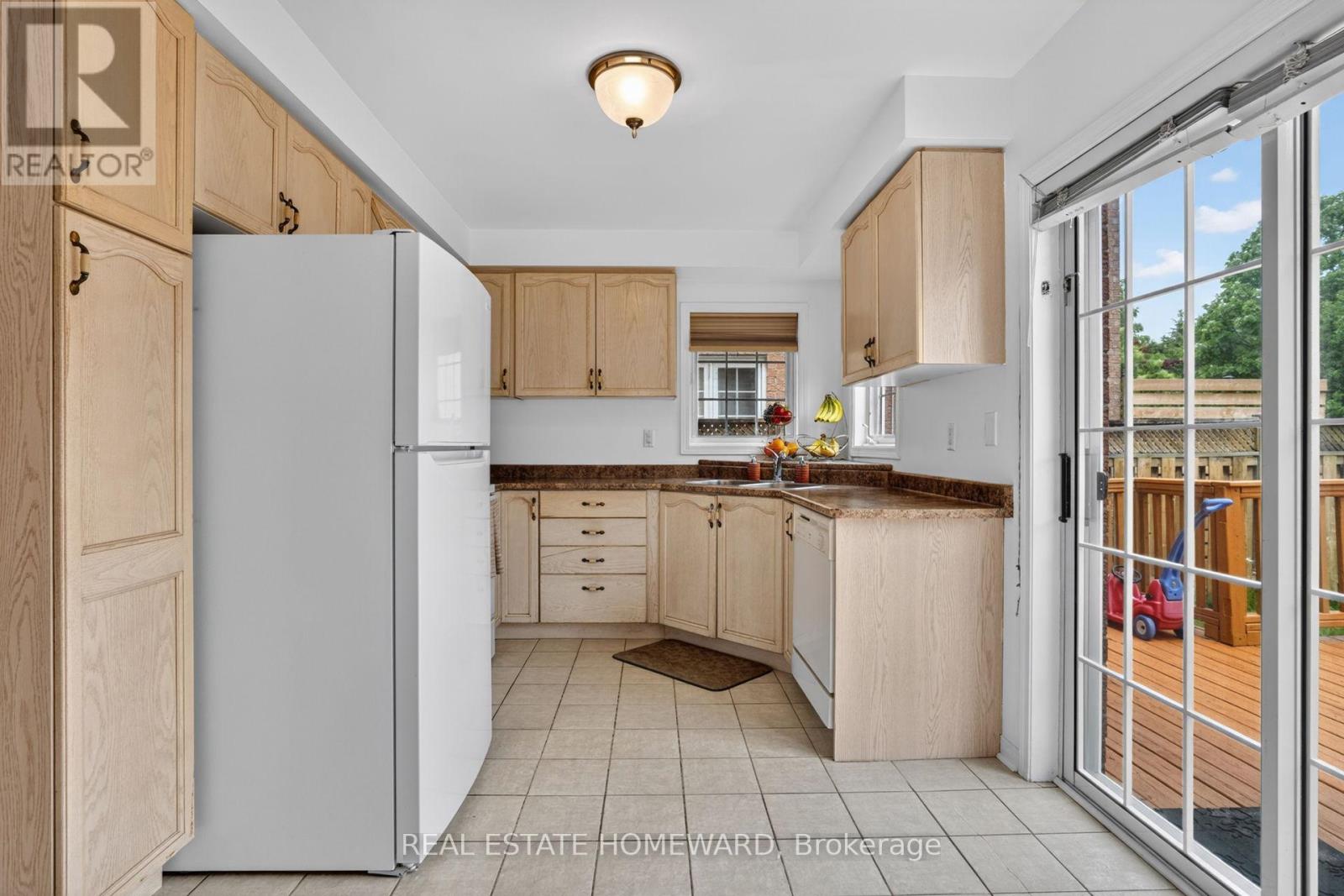 133 Tremount Street, Whitby, Ontario  L1M 1G1 - Photo 12 - E13569922