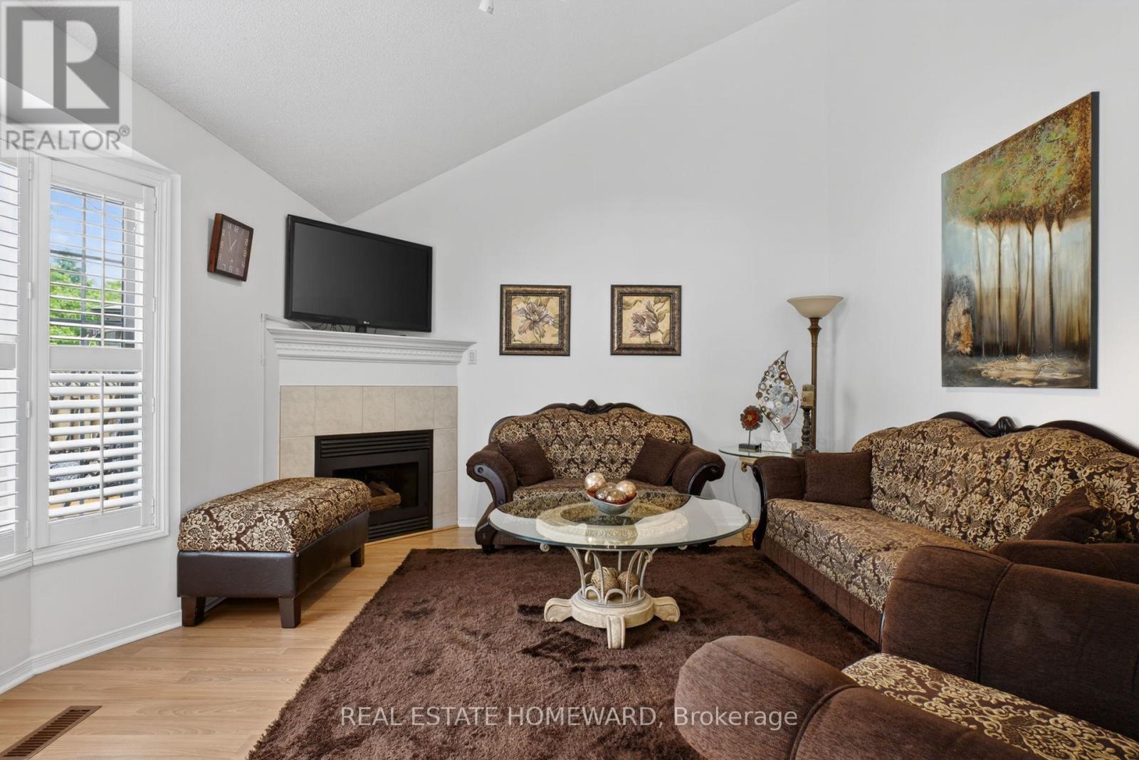 133 Tremount Street, Whitby, Ontario  L1M 1G1 - Photo 6 - E13569922