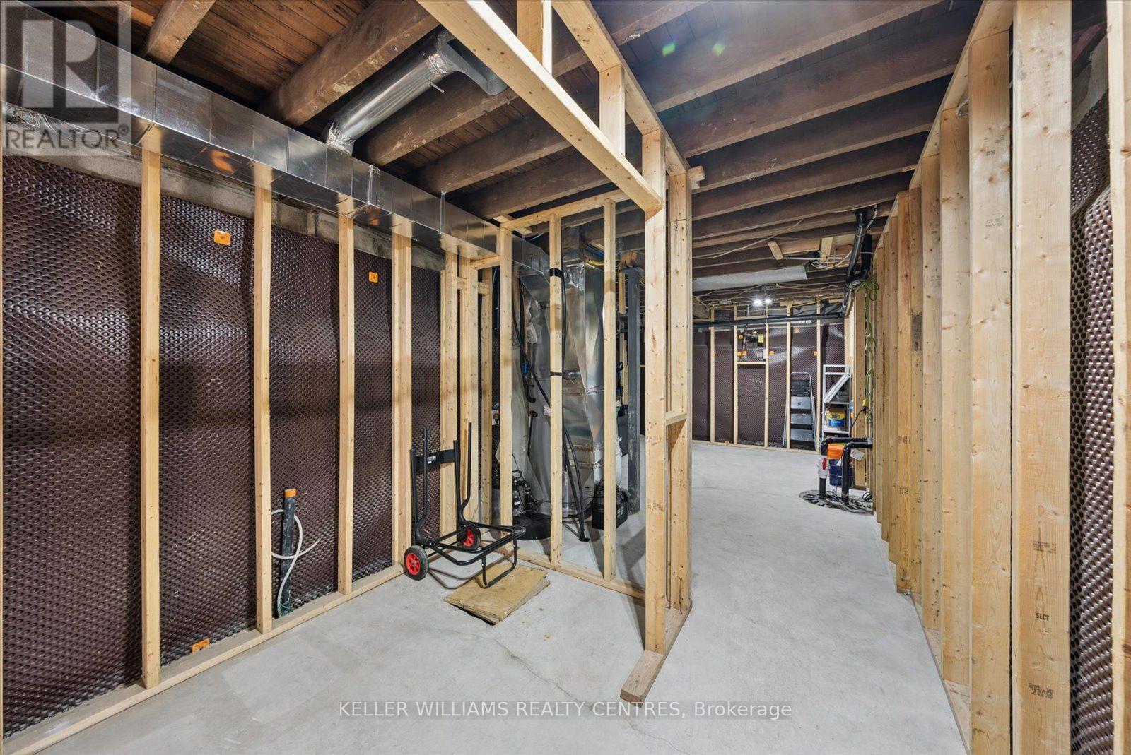 44 Logan Avenue, Toronto, Ontario  M4M 2M8 - Photo 23 - E13569938
