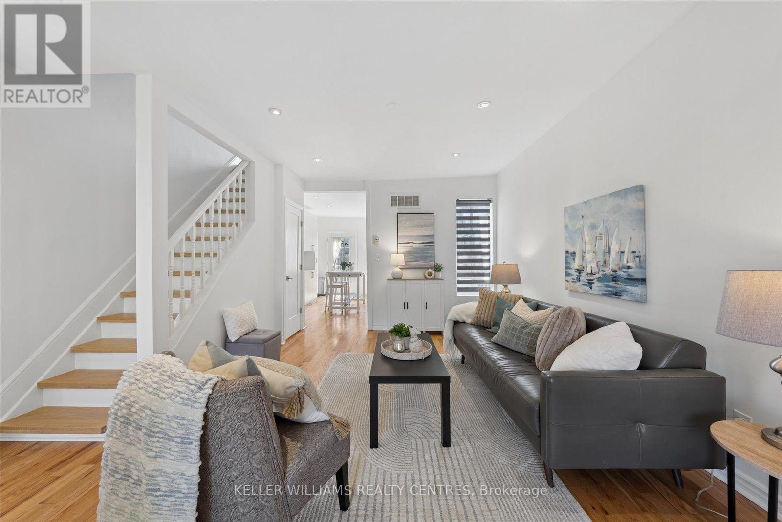 44 Logan Avenue, Toronto, Ontario  M4M 2M8 - Photo 5 - E13569938