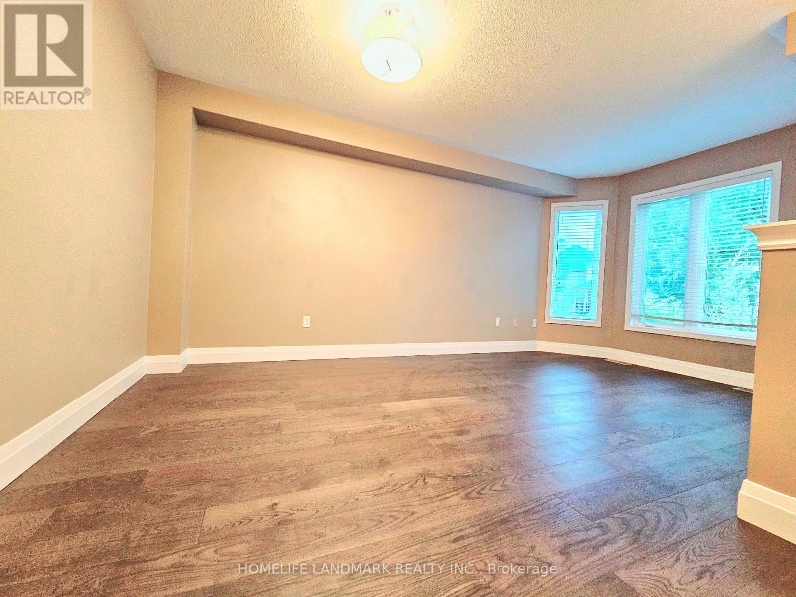 188 Wainscot Avenue, Newmarket, Ontario  L3X 2X4 - Photo 4 - N13569872