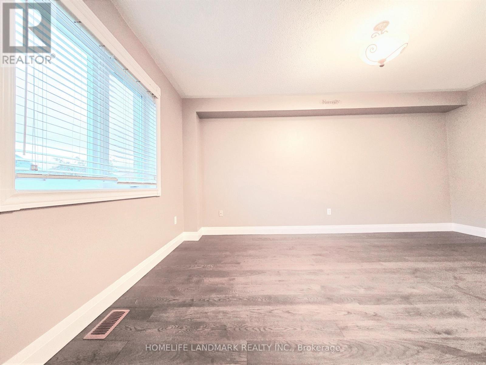 188 Wainscot Avenue, Newmarket, Ontario  L3X 2X4 - Photo 5 - N13569872