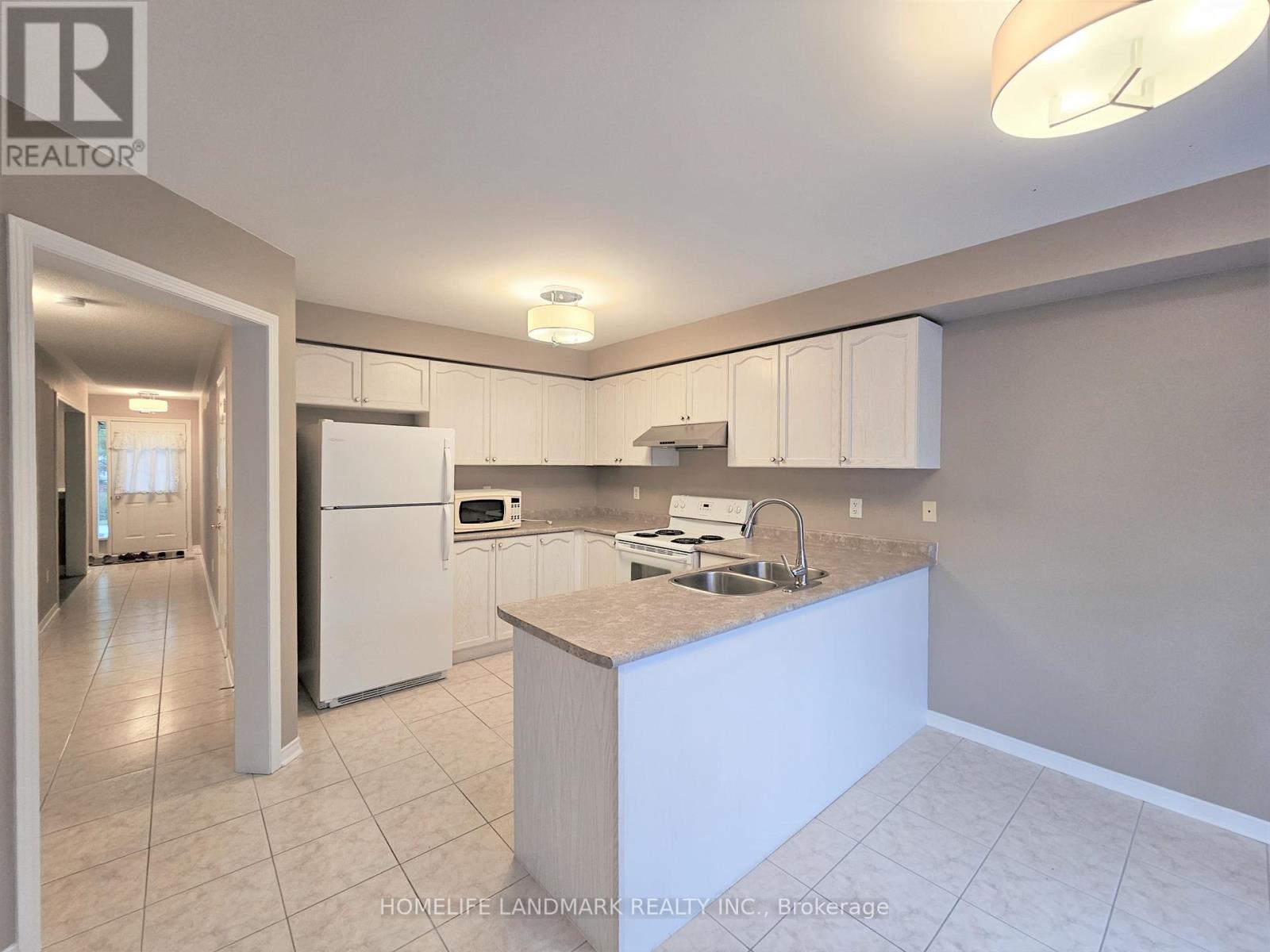 188 Wainscot Avenue, Newmarket, Ontario  L3X 2X4 - Photo 8 - N13569872