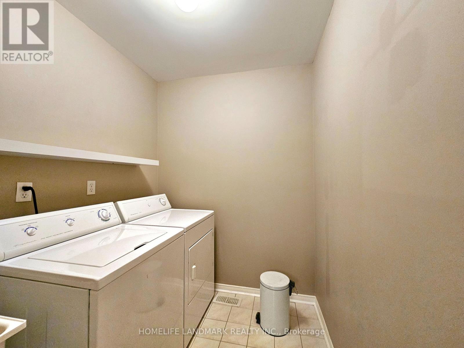 188 Wainscot Avenue, Newmarket, Ontario  L3X 2X4 - Photo 9 - N13569872