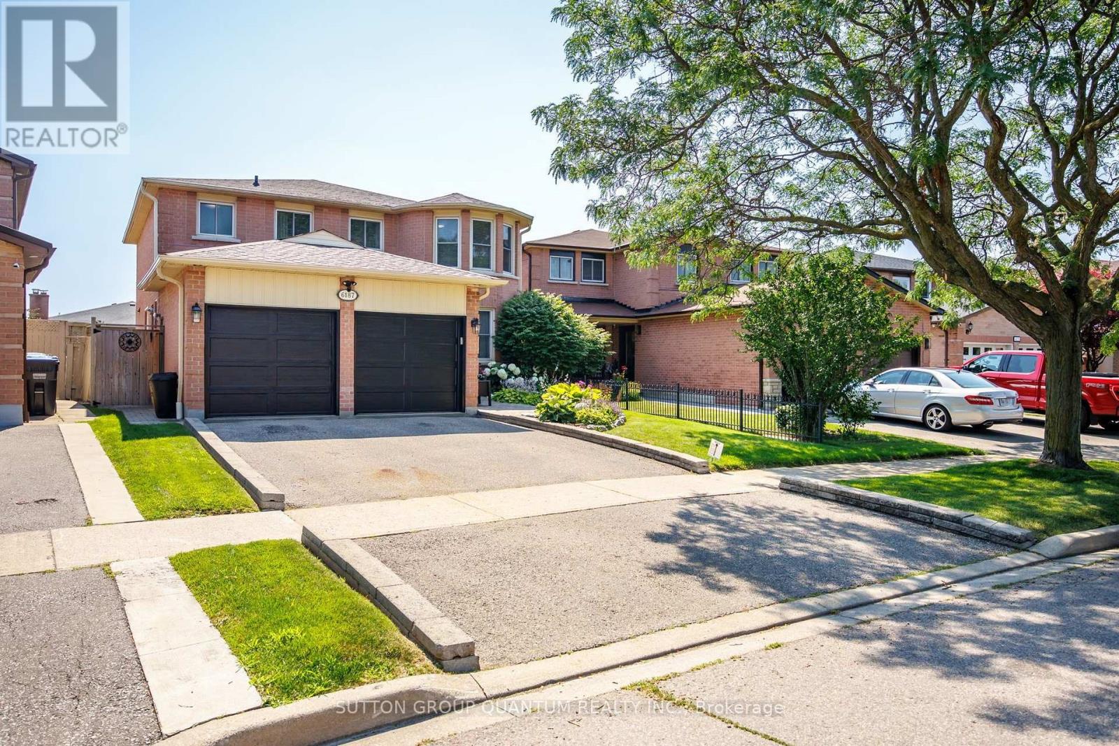 6187 Camgreen Circle, Mississauga, Ontario  L5N 4N5 - Photo 2 - W13569886