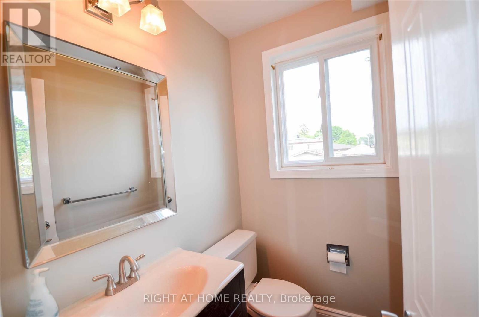 11 Kinnison Court, Ajax, Ontario  L1S 1K5 - Photo 6 - E13569976