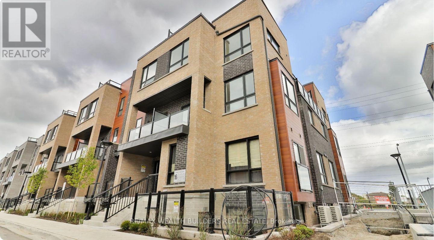 6 - 16 LYTHAM GREEN CIRCLE, Newmarket, Ontario