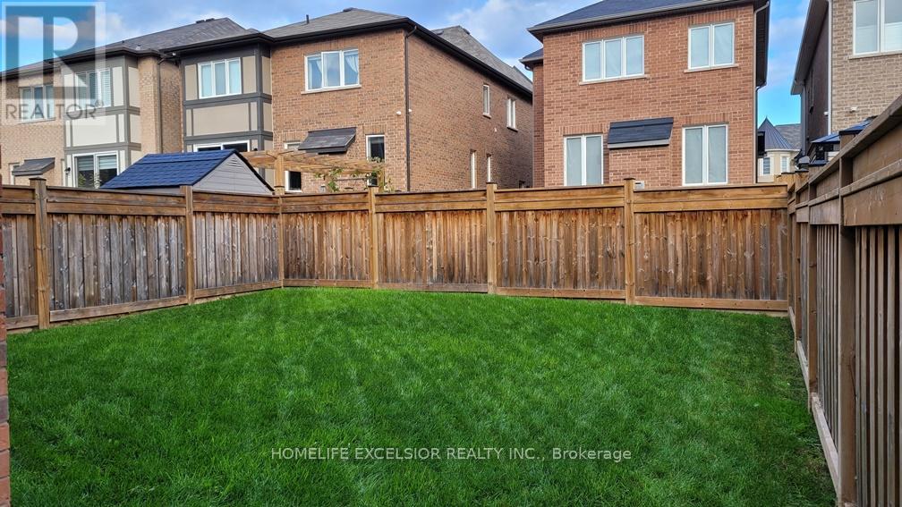 130 Major Crescent, Aurora, Ontario  L4G 0X5 - Photo 3 - N13569960