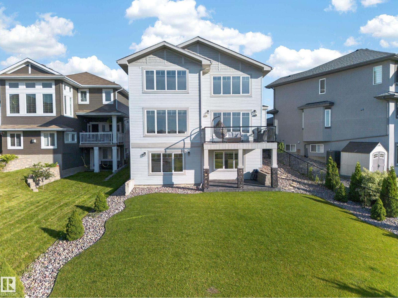 7640 179 AV NW, edmonton, Alberta