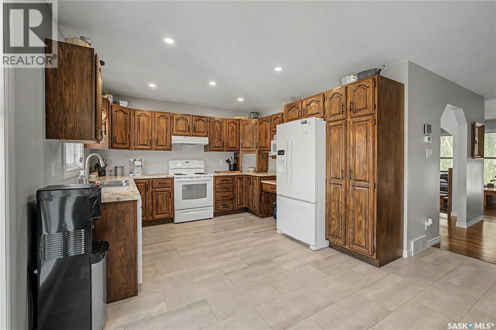1791 Barton Drive, Prince Albert, Saskatchewan  S6V 7W1 - Photo 10 - SK042634