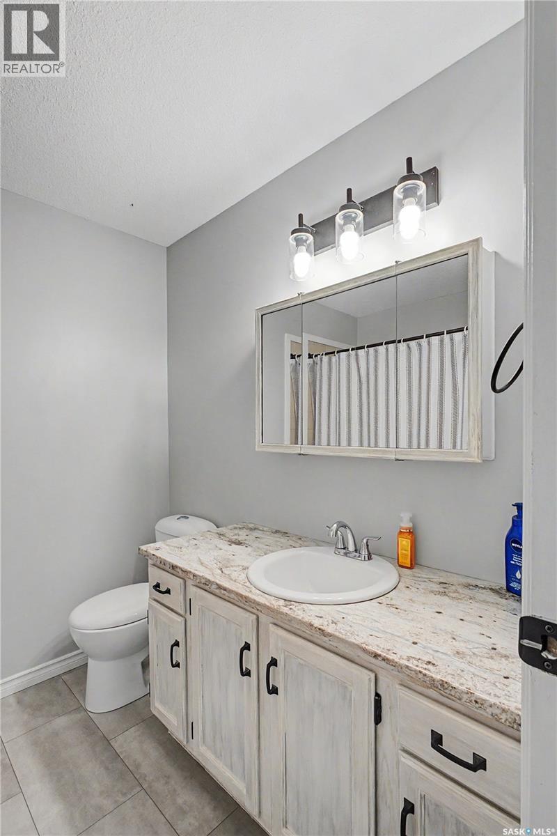 1791 Barton Drive, Prince Albert, Saskatchewan  S6V 7W1 - Photo 15 - SK042634
