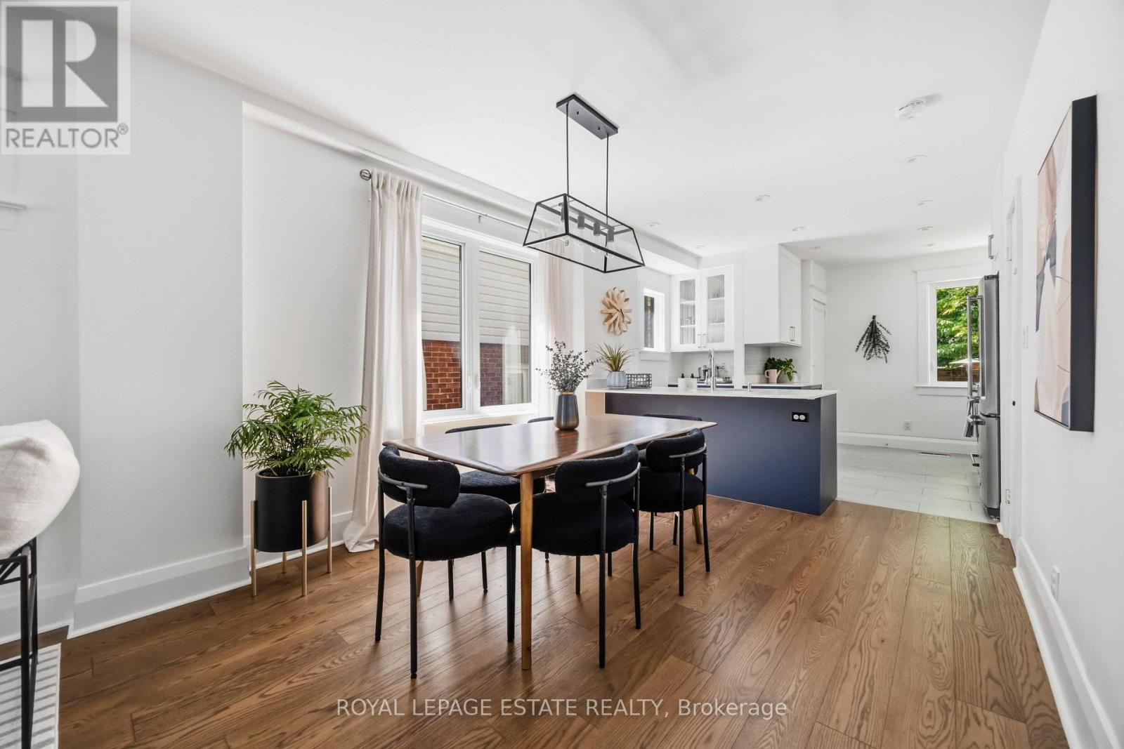 6 FIRSTBROOKE ROAD, Toronto (East End-Danforth)