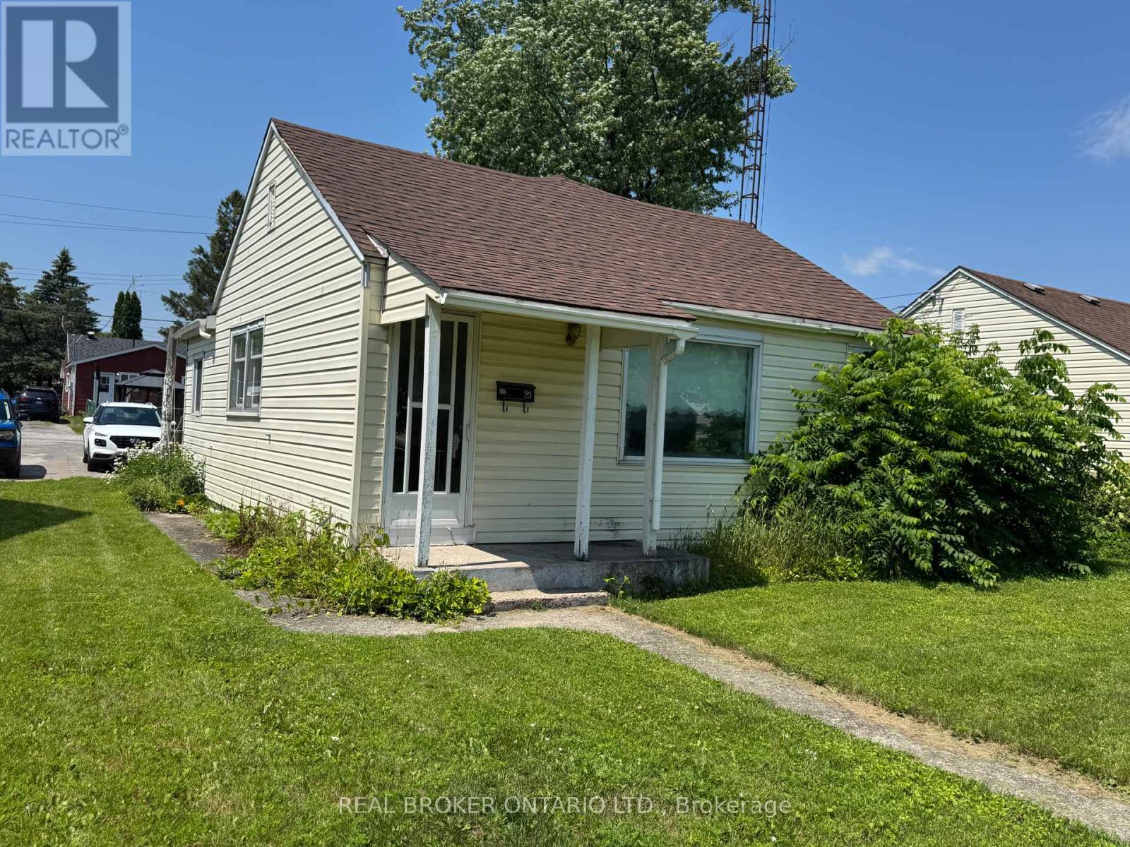 23 CHURCHILL CRESCENT, Smiths Falls, Ontario