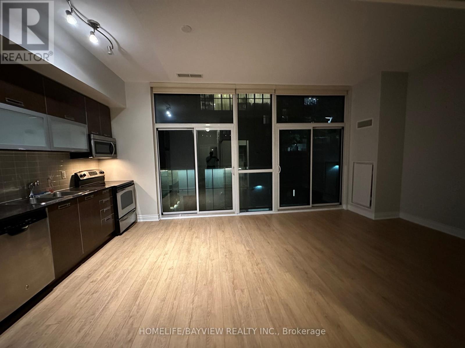 # 201 - 28 Ted Rogers Way, Toronto, Ontario  M4Y 2J4 - Photo 6 - C13570022