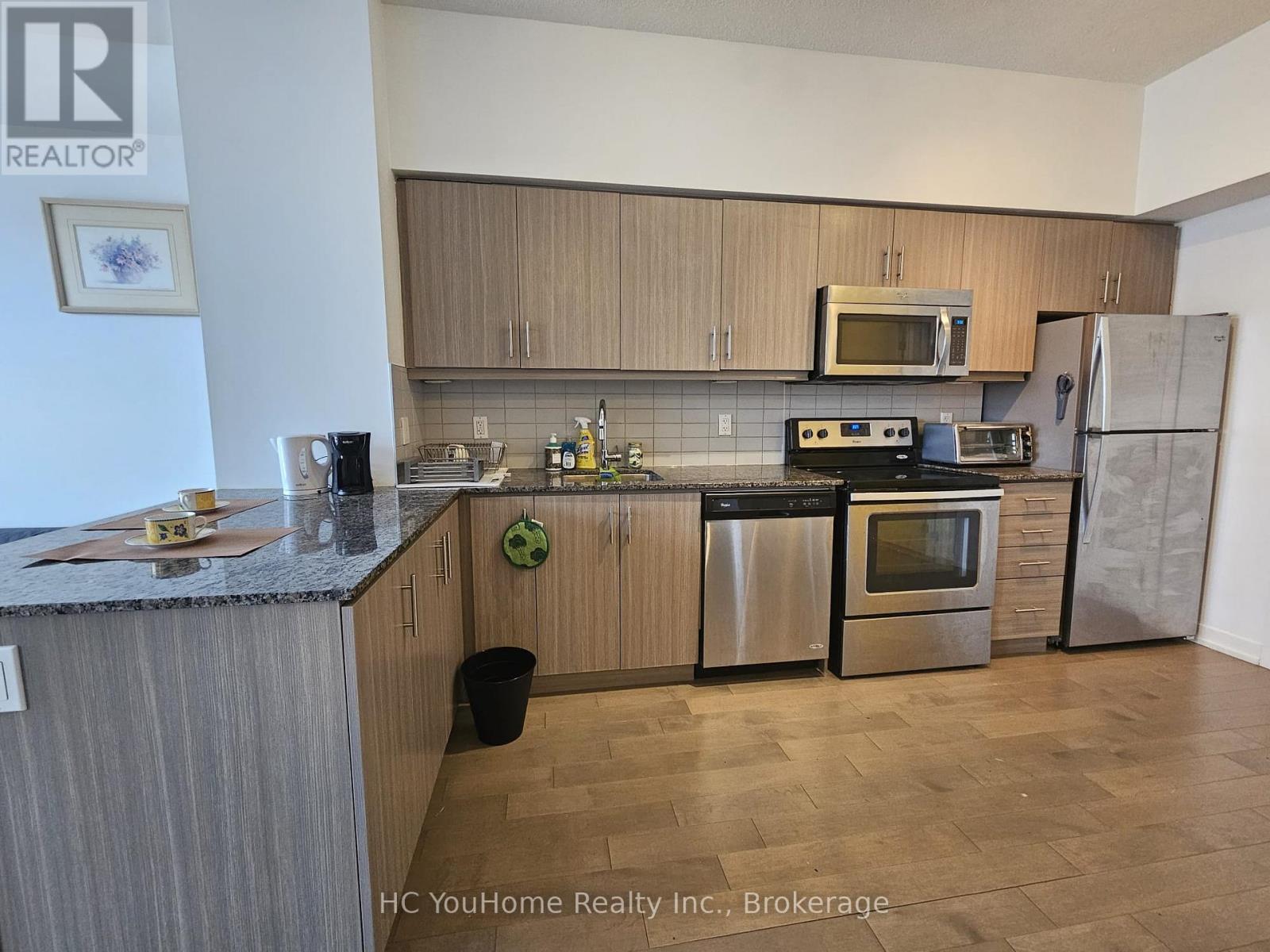 712 - 10 Willison Square, Toronto, Ontario  M5T 0A8 - Photo 1 - C13570042