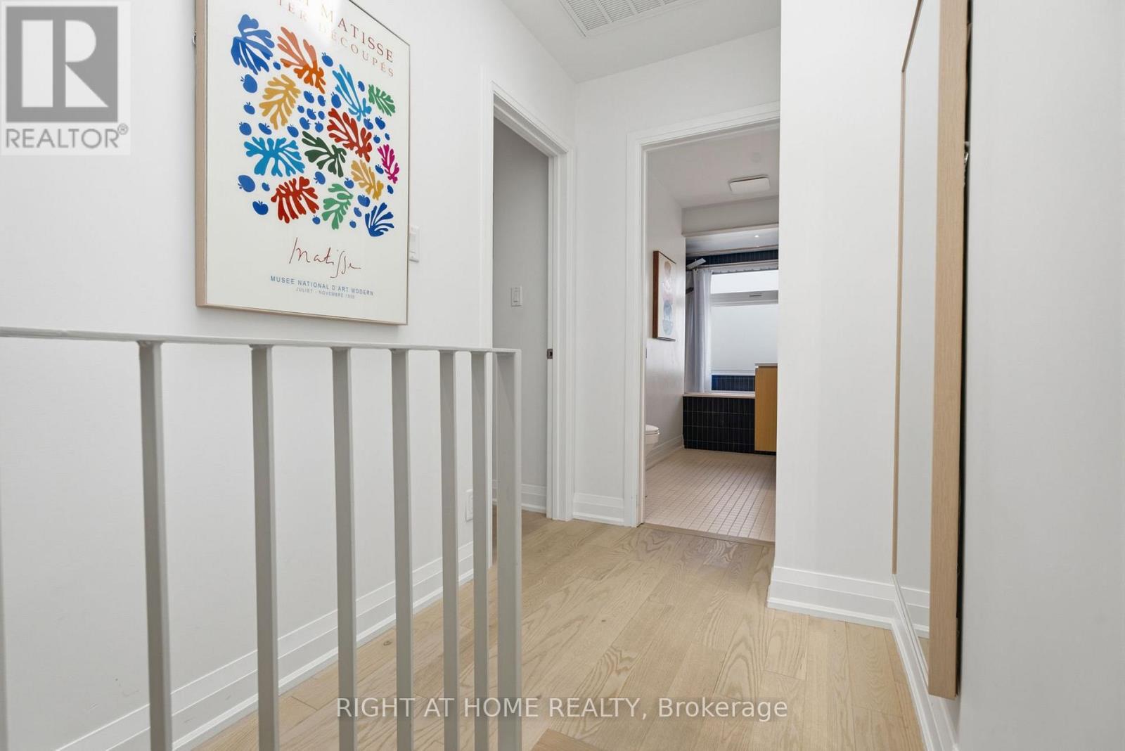 7 Hector Avenue, Toronto, Ontario  M6G 3G2 - Photo 17 - C13570050