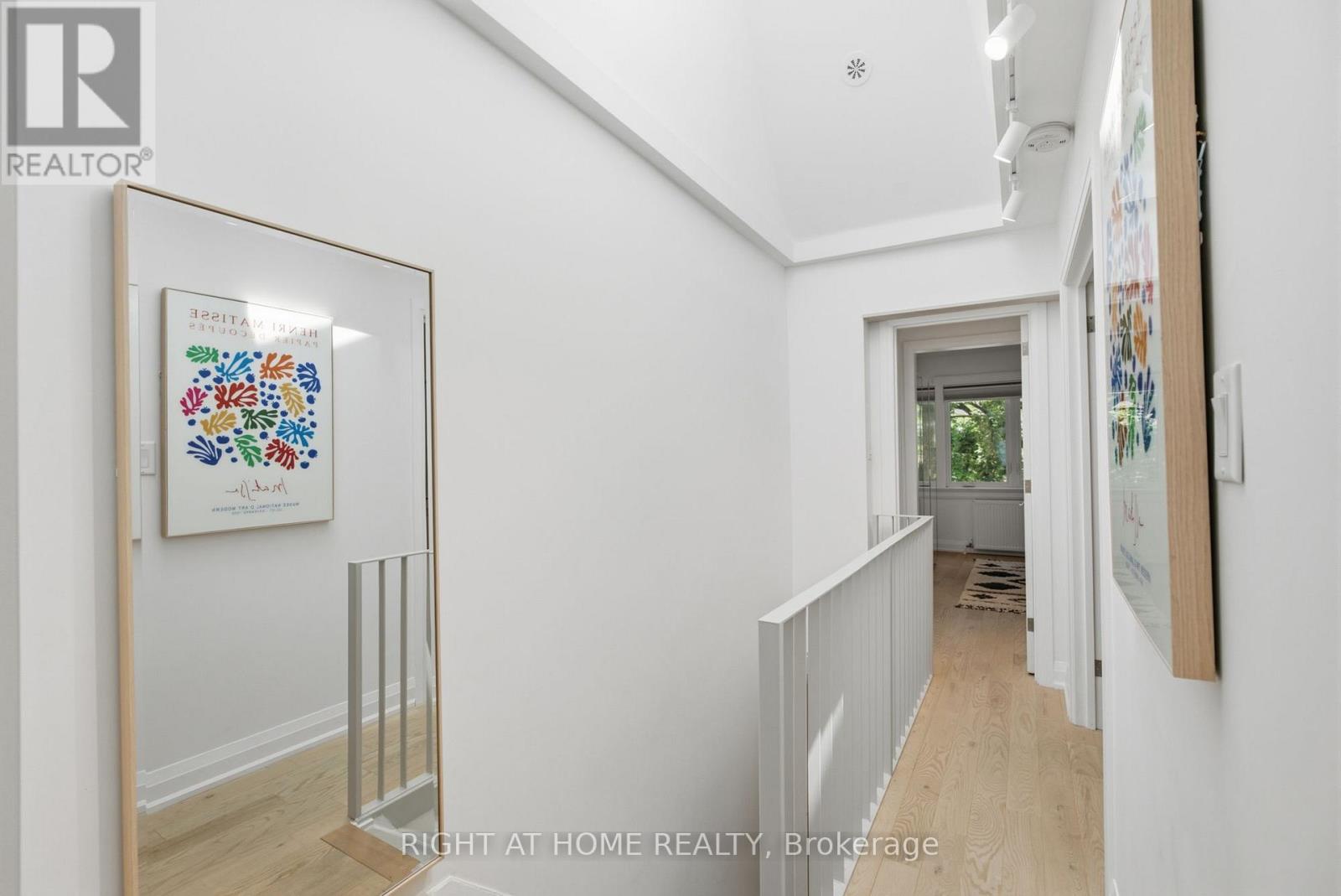 7 Hector Avenue, Toronto, Ontario  M6G 3G2 - Photo 18 - C13570050