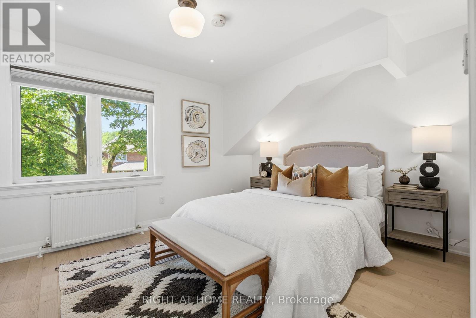 7 Hector Avenue, Toronto, Ontario  M6G 3G2 - Photo 19 - C13570050