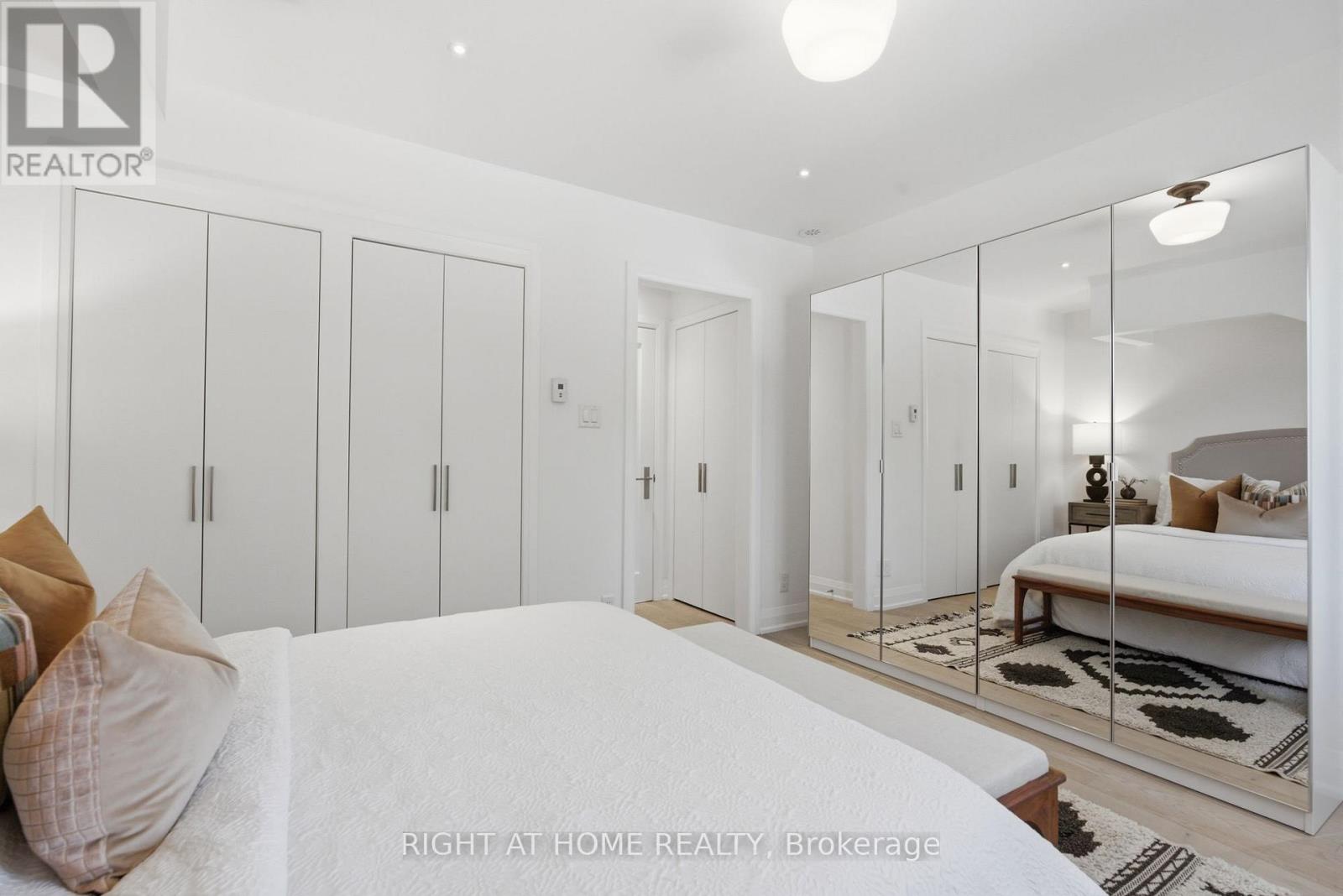 7 Hector Avenue, Toronto, Ontario  M6G 3G2 - Photo 20 - C13570050