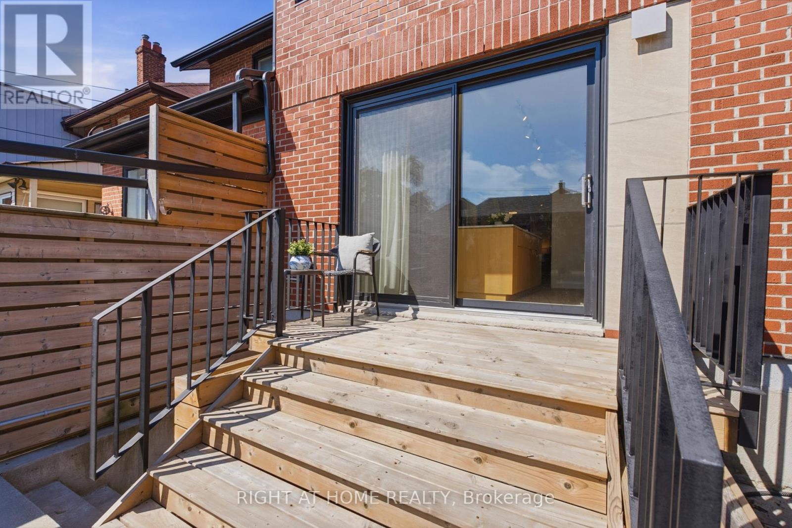 7 Hector Avenue, Toronto, Ontario  M6G 3G2 - Photo 36 - C13570050