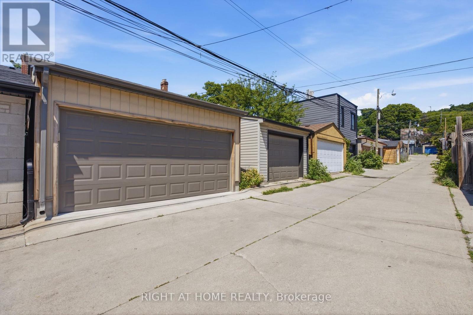 7 Hector Avenue, Toronto, Ontario  M6G 3G2 - Photo 39 - C13570050